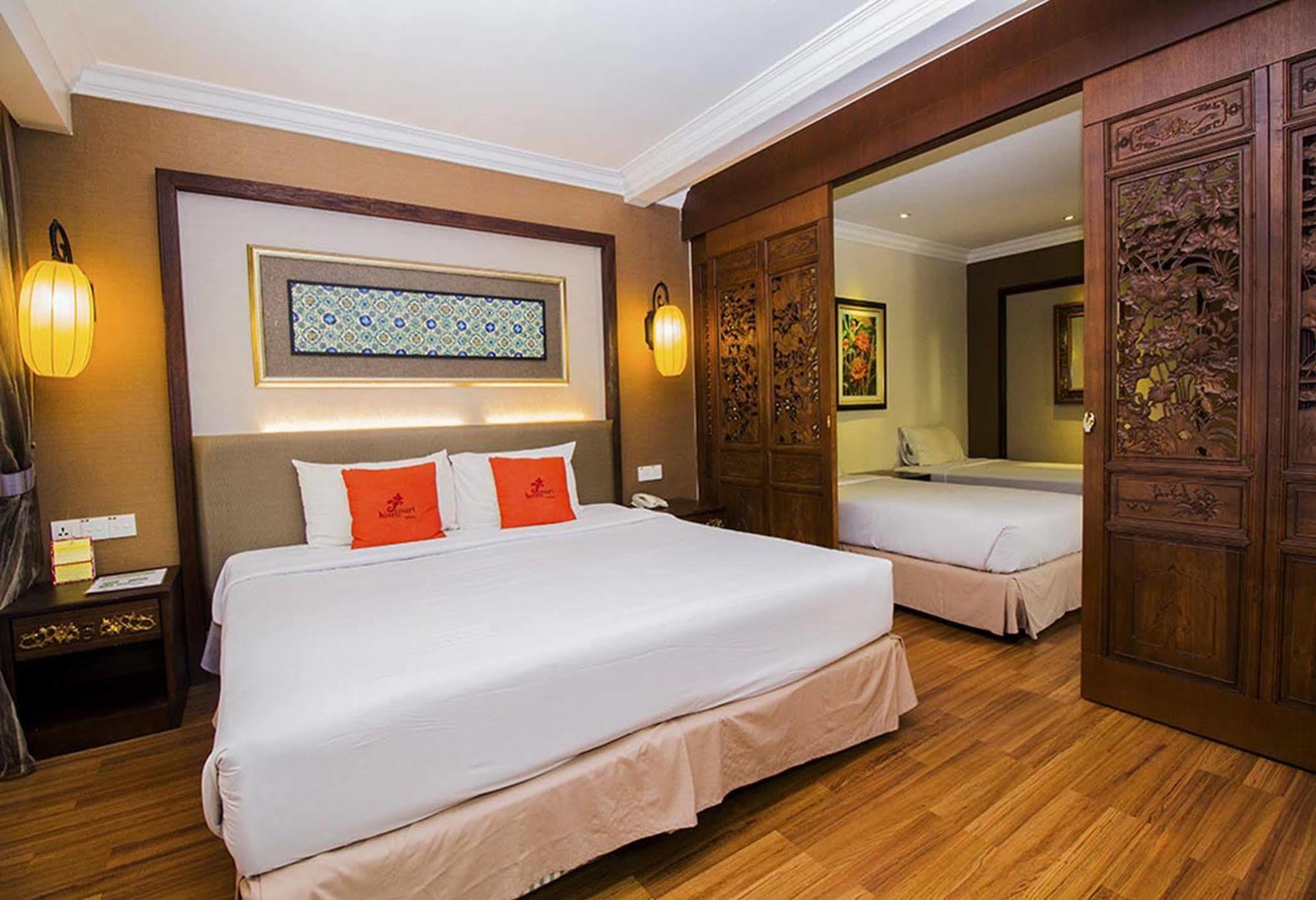 Hotel Puri Melaka Esterno foto